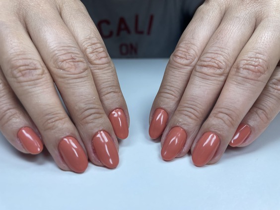 Studio Intimissi By AnneViie Nails